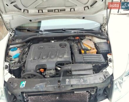 Шкода Октавия 2011 в Ирпене на Automoto.ua Белый Шкода Октавия, объемом двигателя 2 л и пробегом 299 тыс. км за 9000 $, фото 10 на Automoto.ua