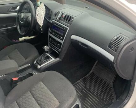 Белый Шкода Октавия, объемом двигателя 2 л и пробегом 371 тыс. км за 9600 $, фото 9 на Automoto.ua