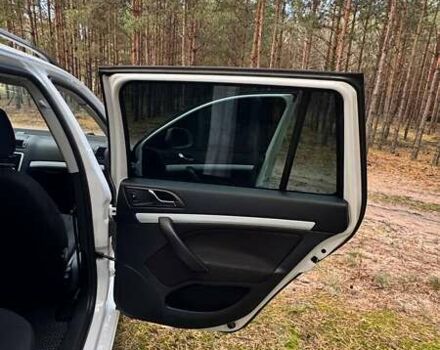 Шкода Октавия 2011 в Сарнах на Automoto.ua Белый Шкода Октавия, объемом двигателя 1.6 л и пробегом 336 тыс. км за 7400 $, фото 7 на Automoto.ua