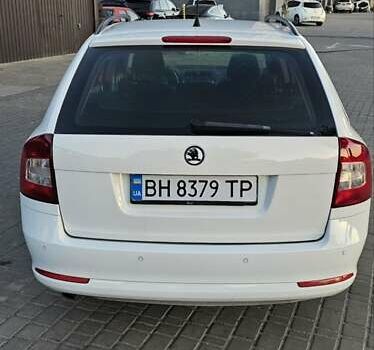 Шкода Октавія 2011 у Одесі на Automoto.ua Білий Шкода Октавія, об'ємом двигуна 1.6 л та пробігом 275 тис. км за 8500 $, фото 10 на Automoto.ua