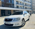Шкода Октавия 2011 в Ужгороде на Automoto.ua Белый Шкода Октавия, объемом двигателя 1.97 л и пробегом 278 тыс. км за 8500 $, фото 1 на Automoto.ua
