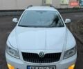 Белый Шкода Октавия, объемом двигателя 1.6 л и пробегом 245 тыс. км за 7800 $, фото 1 на Automoto.ua