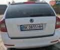 Белый Шкода Октавия, объемом двигателя 2 л и пробегом 230 тыс. км за 10550 $, фото 2 на Automoto.ua