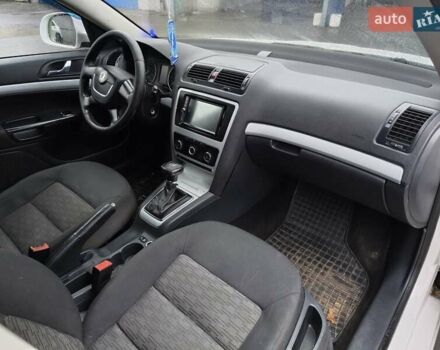 Білий Шкода Октавія, об'ємом двигуна 1.6 л та пробігом 330 тис. км за 6700 $, фото 18 на Automoto.ua