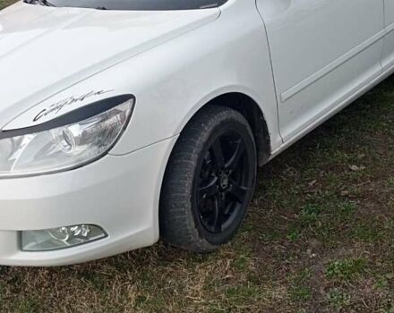 Белый Шкода Октавия, объемом двигателя 2 л и пробегом 384 тыс. км за 7900 $, фото 1 на Automoto.ua