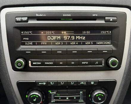 Белый Шкода Октавия, объемом двигателя 1.4 л и пробегом 231 тыс. км за 7000 $, фото 22 на Automoto.ua