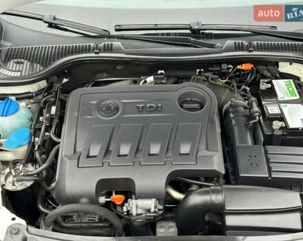 Белый Шкода Октавия, объемом двигателя 2 л и пробегом 217 тыс. км за 9999 $, фото 75 на Automoto.ua