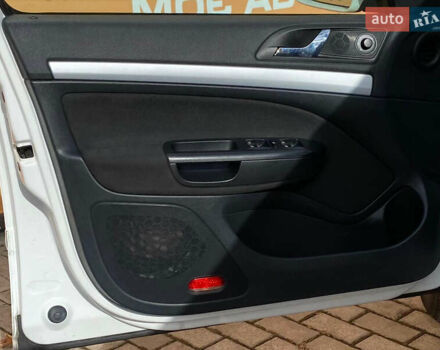 Белый Шкода Октавия, объемом двигателя 1.6 л и пробегом 238 тыс. км за 8200 $, фото 21 на Automoto.ua