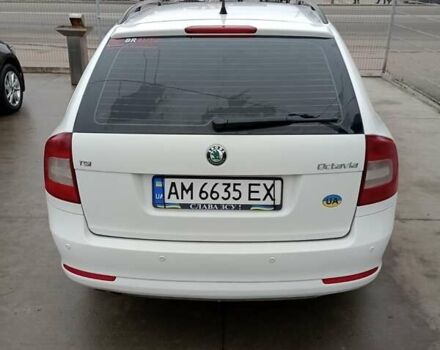 Белый Шкода Октавия, объемом двигателя 1.8 л и пробегом 254 тыс. км за 8200 $, фото 2 на Automoto.ua