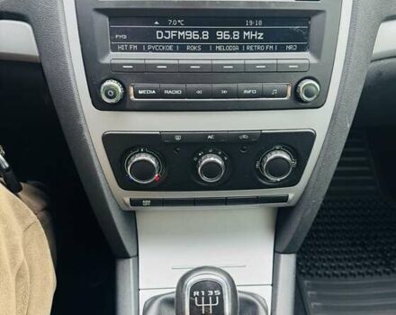 Белый Шкода Октавия, объемом двигателя 1.6 л и пробегом 280 тыс. км за 3400 $, фото 16 на Automoto.ua