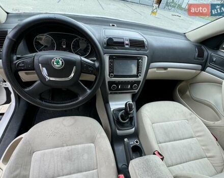 Белый Шкода Октавия, объемом двигателя 1.99 л и пробегом 268 тыс. км за 6700 $, фото 12 на Automoto.ua