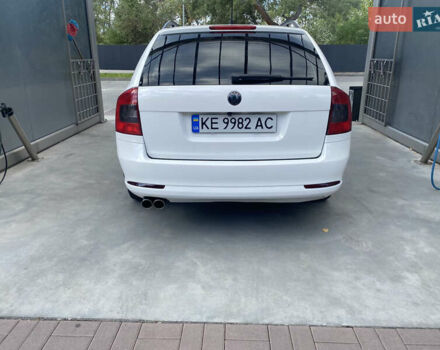 Білий Шкода Октавія, об'ємом двигуна 1.8 л та пробігом 228 тис. км за 8800 $, фото 12 на Automoto.ua