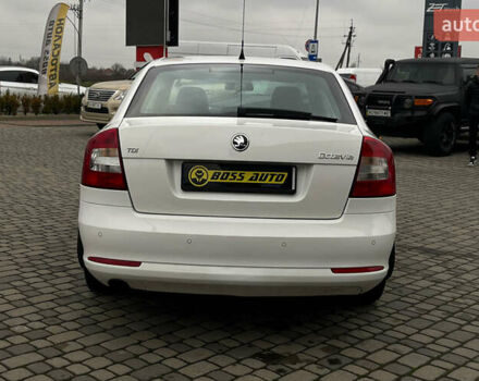 Белый Шкода Октавия, объемом двигателя 1.6 л и пробегом 260 тыс. км за 8800 $, фото 4 на Automoto.ua