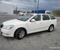 Белый Шкода Октавия, объемом двигателя 1.6 л и пробегом 300 тыс. км за 6029 $, фото 2 на Automoto.ua