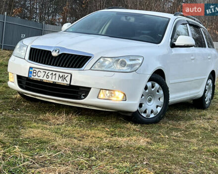 Білий Шкода Октавія, об'ємом двигуна 1.6 л та пробігом 257 тис. км за 7999 $, фото 5 на Automoto.ua