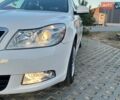 Белый Шкода Октавия, объемом двигателя 1.6 л и пробегом 256 тыс. км за 7999 $, фото 1 на Automoto.ua