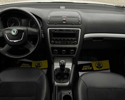 Белый Шкода Октавия, объемом двигателя 1.6 л и пробегом 260 тыс. км за 8800 $, фото 7 на Automoto.ua