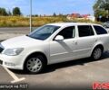 Білий Шкода Октавія, об'ємом двигуна 1.6 л та пробігом 223 тис. км за 7500 $, фото 1 на Automoto.ua