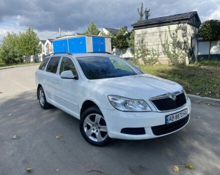 Белый Шкода Октавия, объемом двигателя 1.6 л и пробегом 239 тыс. км за 8750 $, фото 4 на Automoto.ua