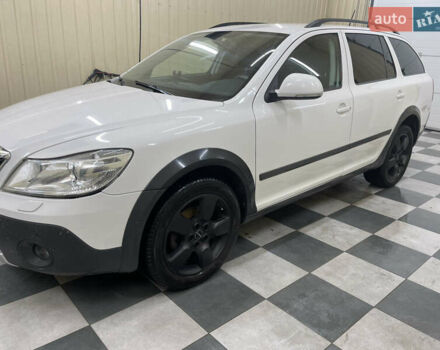 Белый Шкода Октавия, объемом двигателя 1.97 л и пробегом 304 тыс. км за 10100 $, фото 1 на Automoto.ua