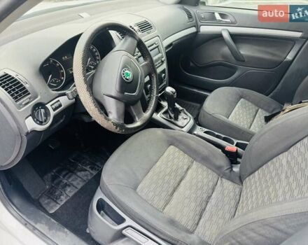 Белый Шкода Октавия, объемом двигателя 1.6 л и пробегом 280 тыс. км за 3400 $, фото 11 на Automoto.ua