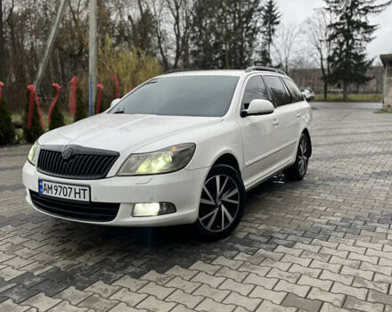 Білий Шкода Октавія, об'ємом двигуна 2 л та пробігом 362 тис. км за 8888 $, фото 3 на Automoto.ua