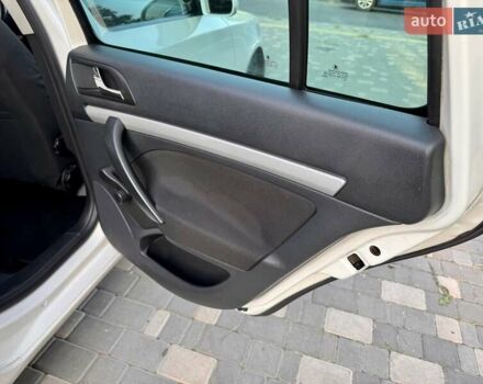 Белый Шкода Октавия, объемом двигателя 1.2 л и пробегом 167 тыс. км за 6999 $, фото 65 на Automoto.ua