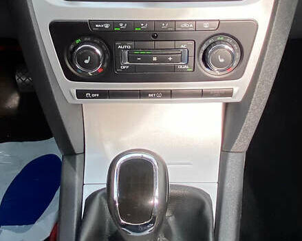 Белый Шкода Октавия, объемом двигателя 1.6 л и пробегом 238 тыс. км за 8200 $, фото 10 на Automoto.ua