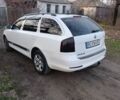 Белый Шкода Октавия, объемом двигателя 2 л и пробегом 315 тыс. км за 10700 $, фото 3 на Automoto.ua