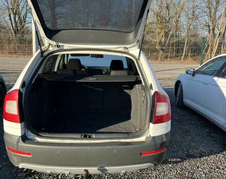 Белый Шкода Октавия, объемом двигателя 1.97 л и пробегом 280 тыс. км за 10000 $, фото 6 на Automoto.ua