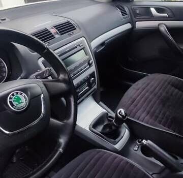 Шкода Октавия 2012 в Измаиле на Automoto.ua Белый Шкода Октавия, объемом двигателя 1.6 л и пробегом 252 тыс. км за 7600 $, фото 12 на Automoto.ua