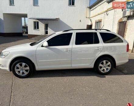 Белый Шкода Октавия, объемом двигателя 1.97 л и пробегом 323 тыс. км за 8500 $, фото 3 на Automoto.ua