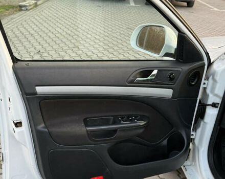 Белый Шкода Октавия, объемом двигателя 1.97 л и пробегом 370 тыс. км за 8300 $, фото 7 на Automoto.ua