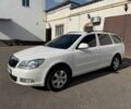 Білий Шкода Октавія, об'ємом двигуна 2 л та пробігом 322 тис. км за 8501 $, фото 1 на Automoto.ua