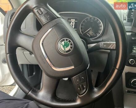 Белый Шкода Октавия, объемом двигателя 1.6 л и пробегом 247 тыс. км за 8700 $, фото 2 на Automoto.ua