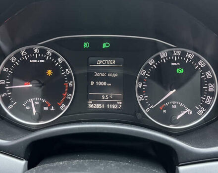 Білий Шкода Октавія, об'ємом двигуна 2 л та пробігом 362 тис. км за 8888 $, фото 23 на Automoto.ua