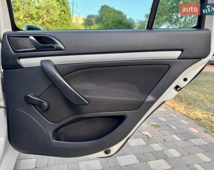 Белый Шкода Октавия, объемом двигателя 1.2 л и пробегом 167 тыс. км за 6999 $, фото 62 на Automoto.ua