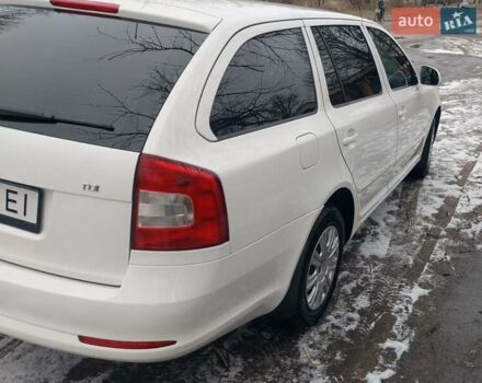 Белый Шкода Октавия, объемом двигателя 2 л и пробегом 350 тыс. км за 8500 $, фото 10 на Automoto.ua