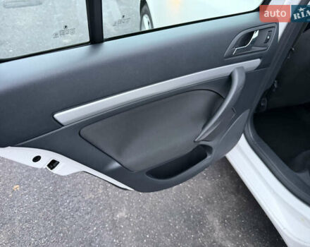 Белый Шкода Октавия, объемом двигателя 1.4 л и пробегом 179 тыс. км за 8555 $, фото 52 на Automoto.ua