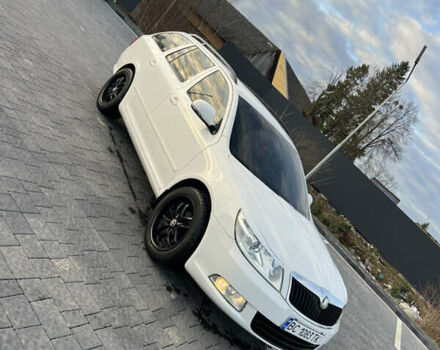 Білий Шкода Октавія, об'ємом двигуна 1.6 л та пробігом 235 тис. км за 7800 $, фото 4 на Automoto.ua