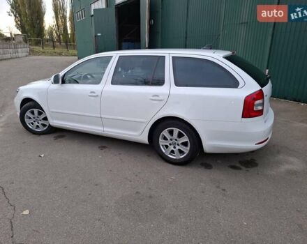 Білий Шкода Октавія, об'ємом двигуна 1.6 л та пробігом 239 тис. км за 9200 $, фото 35 на Automoto.ua