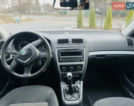 Белый Шкода Октавия, объемом двигателя 1.6 л и пробегом 280 тыс. км за 3400 $, фото 10 на Automoto.ua