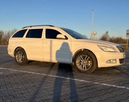 Белый Шкода Октавия, объемом двигателя 1.6 л и пробегом 245 тыс. км за 8200 $, фото 1 на Automoto.ua