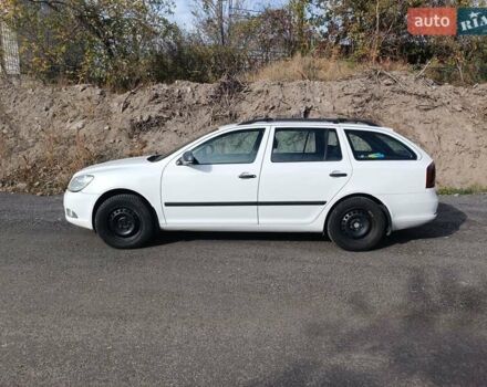 Белый Шкода Октавия, объемом двигателя 1.6 л и пробегом 270 тыс. км за 7800 $, фото 1 на Automoto.ua