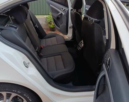 Шкода Октавия 2012 в Иршава на Automoto.ua Белый Шкода Октавия, объемом двигателя 1.6 л и пробегом 201 тыс. км за 8350 $, фото 16 на Automoto.ua