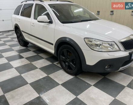 Белый Шкода Октавия, объемом двигателя 1.97 л и пробегом 304 тыс. км за 10100 $, фото 7 на Automoto.ua