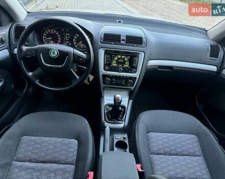 Білий Шкода Октавія, об'ємом двигуна 1.6 л та пробігом 267 тис. км за 7950 $, фото 6 на Automoto.ua