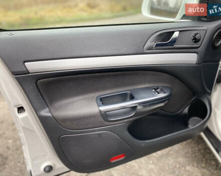 Белый Шкода Октавия, объемом двигателя 1.6 л и пробегом 239 тыс. км за 8650 $, фото 21 на Automoto.ua