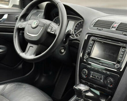 Белый Шкода Октавия, объемом двигателя 2 л и пробегом 217 тыс. км за 9999 $, фото 53 на Automoto.ua