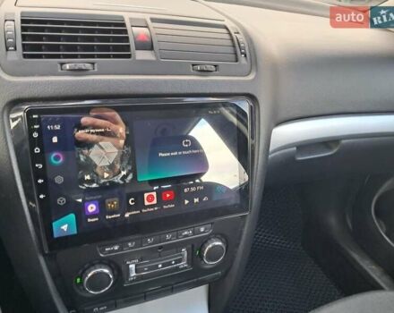 Белый Шкода Октавия, объемом двигателя 1.97 л и пробегом 264 тыс. км за 10500 $, фото 4 на Automoto.ua